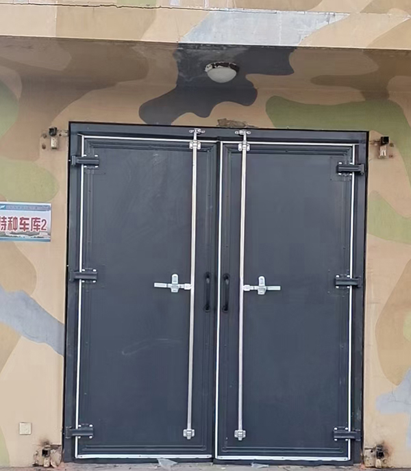 南郑工业平开门