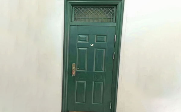 南郑学校教室门