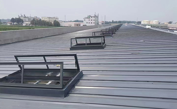 某中学室内体育馆南郑排烟窗改造项目