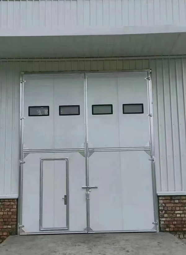 南郑工业门在设备装配车间出入口的实施记录