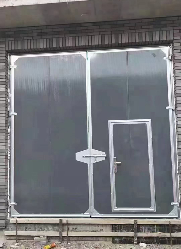 南郑工业平开门在大型设备制造车间的应用实例